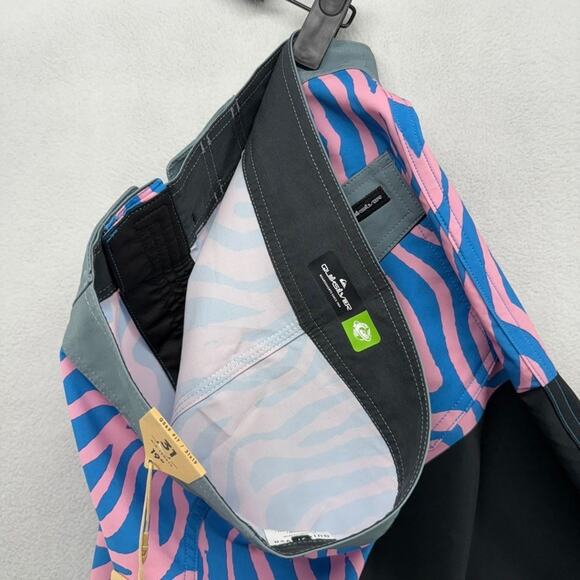 Quiksilver Board Shorts Men's 31 Pink Blue Black Surf Silk Straight Surf NEW - Picture 8 of 10